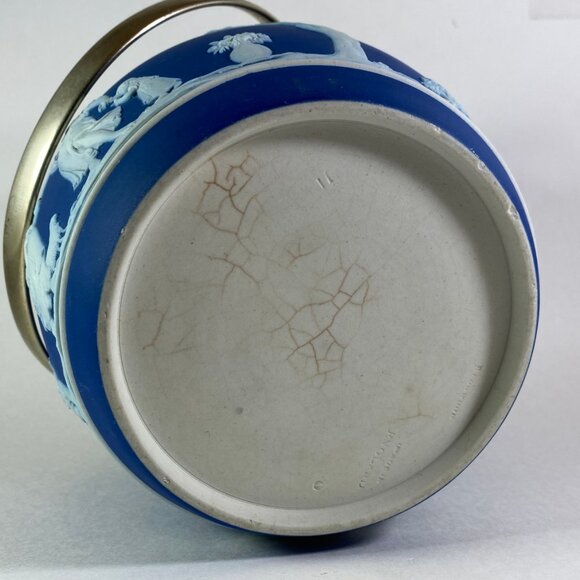 Antique Wedgwood Blue Jasperware Biscuit Barrel with silver lid - Picture 9 of 11